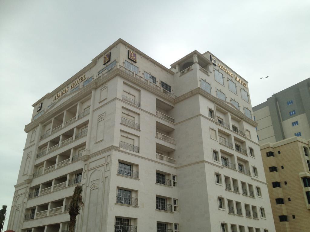 Adams Hotel Kuwait City Exteriör bild