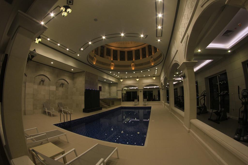 Adams Hotel Kuwait City Exteriör bild