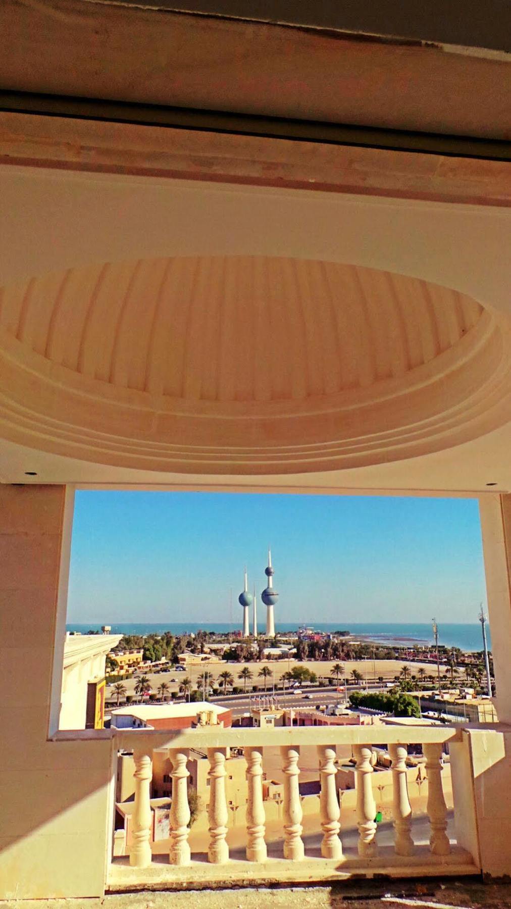 Adams Hotel Kuwait City Exteriör bild