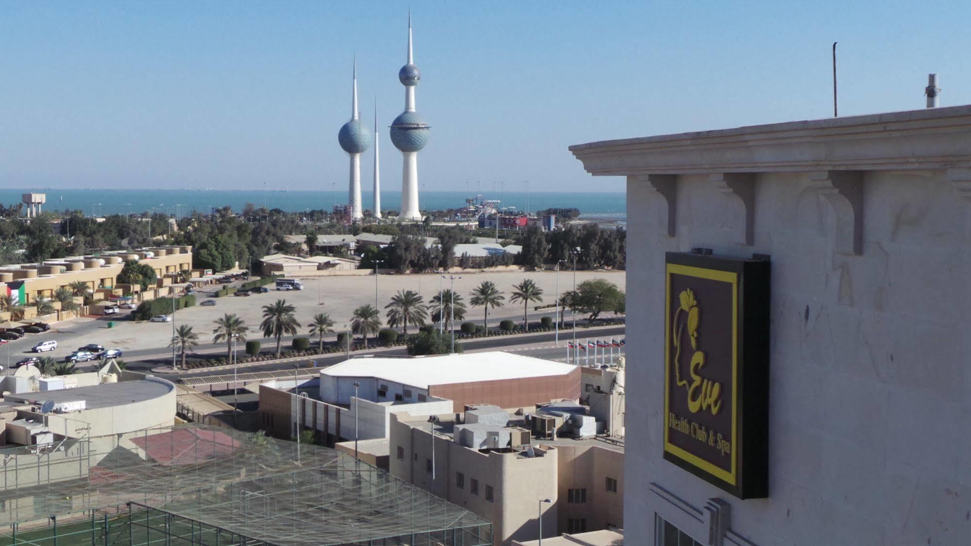 Adams Hotel Kuwait City Exteriör bild