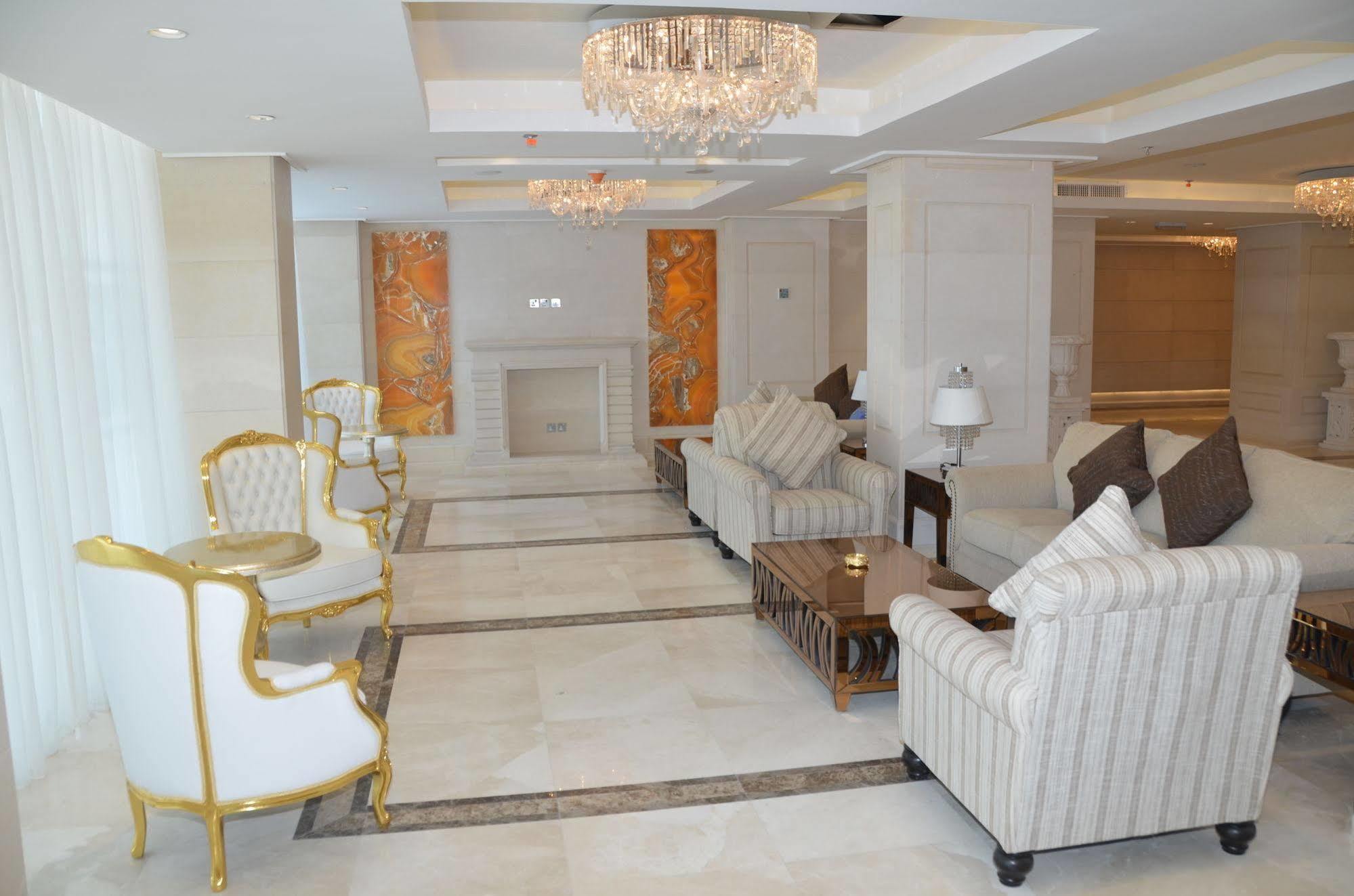 Adams Hotel Kuwait City Exteriör bild